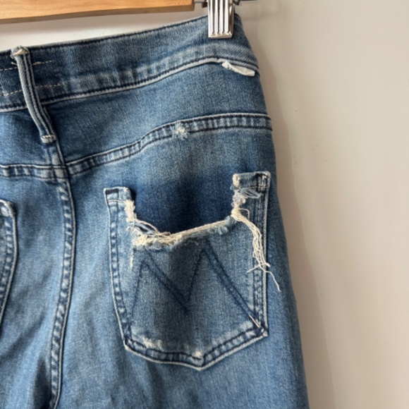 MOTHER The Rascal Ankle Distressed Straight-Leg Learning To Hula 27 - Picture 7 of 9